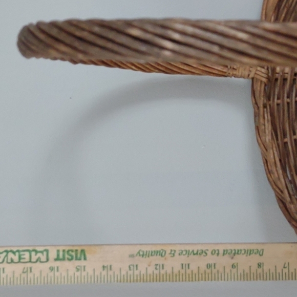LARGE Vintage Wicker Easter Basket - Picture 3 of 10